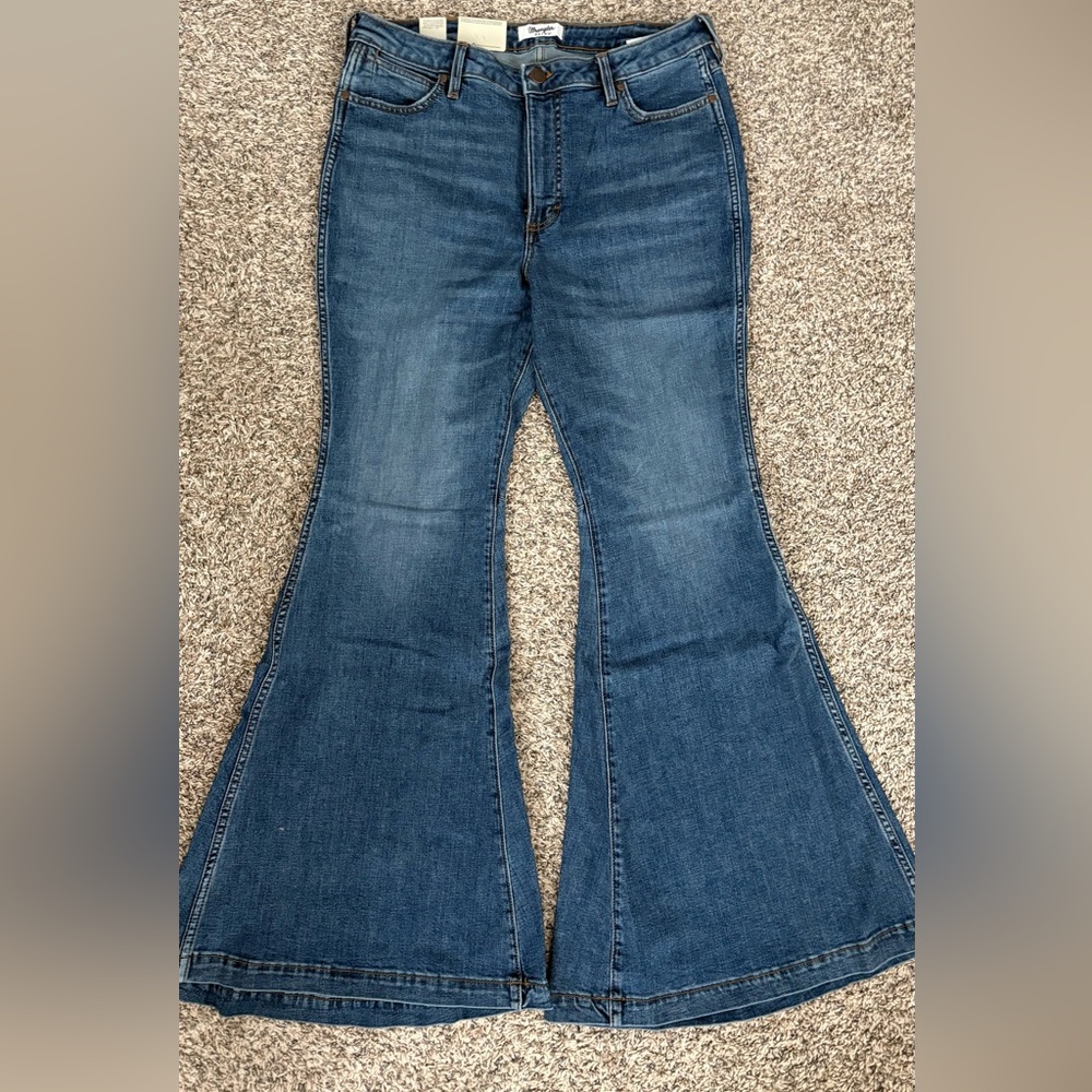 Wrangler Women's Classic Blue Flare Jeans